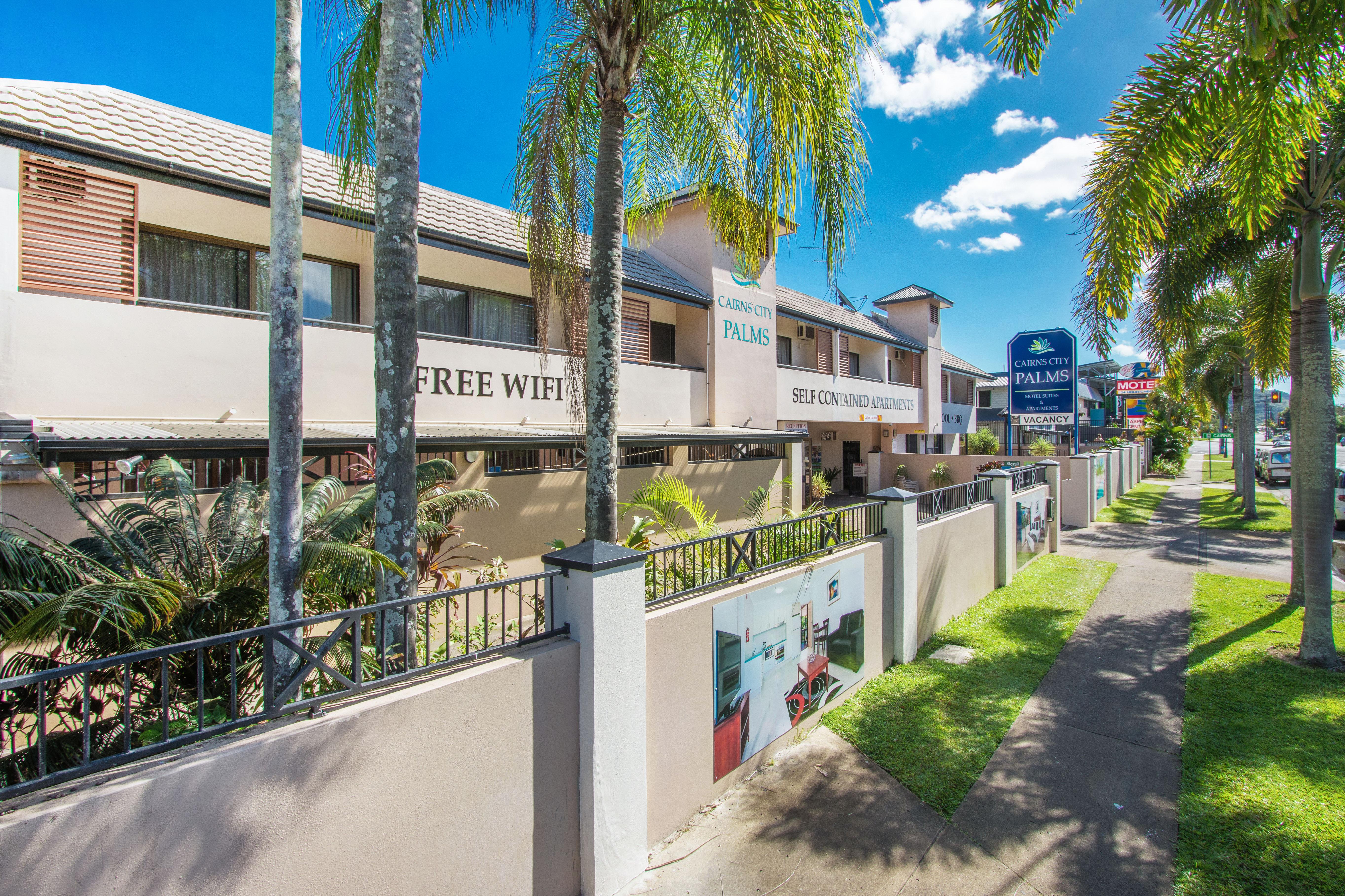 Cairns City Palms Aparthotel Exterior photo